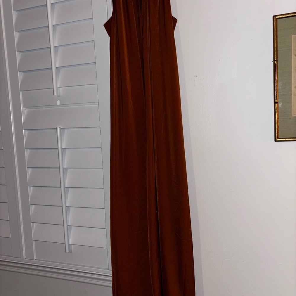 Elegant Brown Dress - Picture 1 of 8